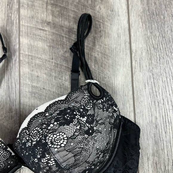 36C VS Lace Jewel Bra - Picture 2 of 14